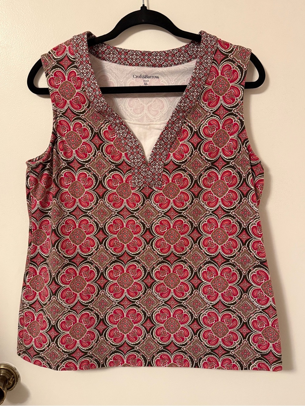 croft & barrow Red Pink Floral Medallion Print V-Neck Sleeveless Top